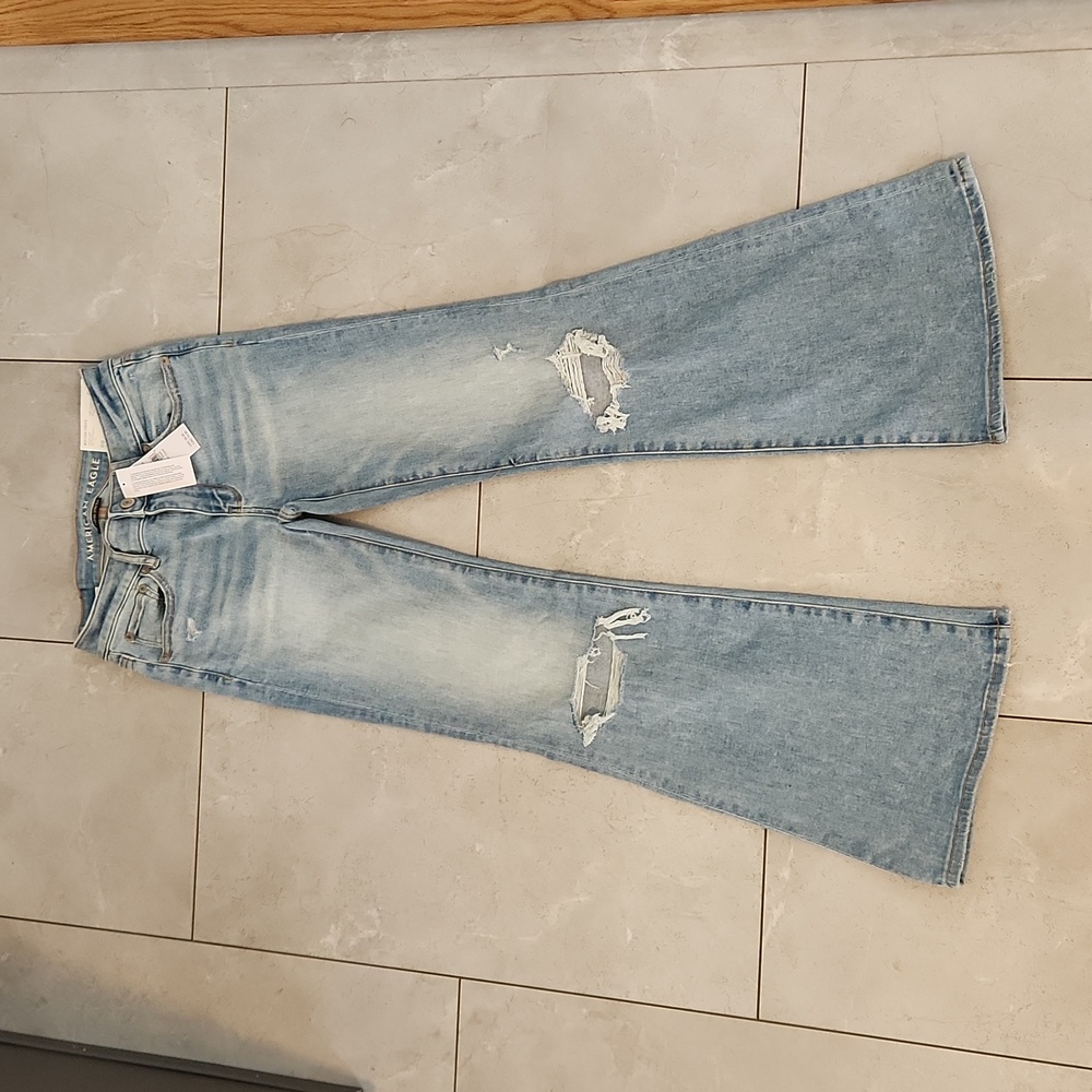 American eagle jeans. New with tags never worn. 00 short